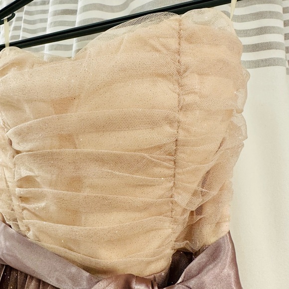 DREAMY strapless blush and dusty purple ruched ruffle mini dress 💖💜 - Picture 4 of 5